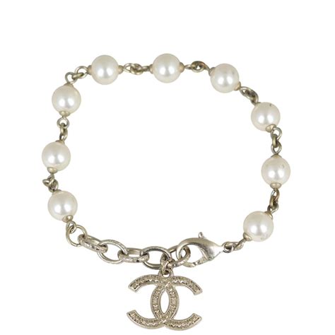 chanel bracelet with small shapes and chain|chanel pearl bracelet with logo.